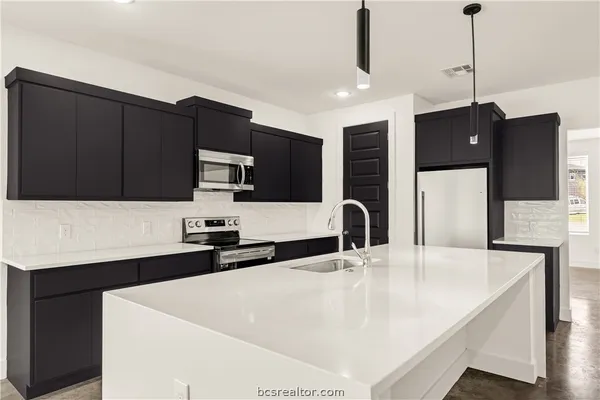 $3,195 | 3003 Alpha Wolf Court, College Station, TX 77845