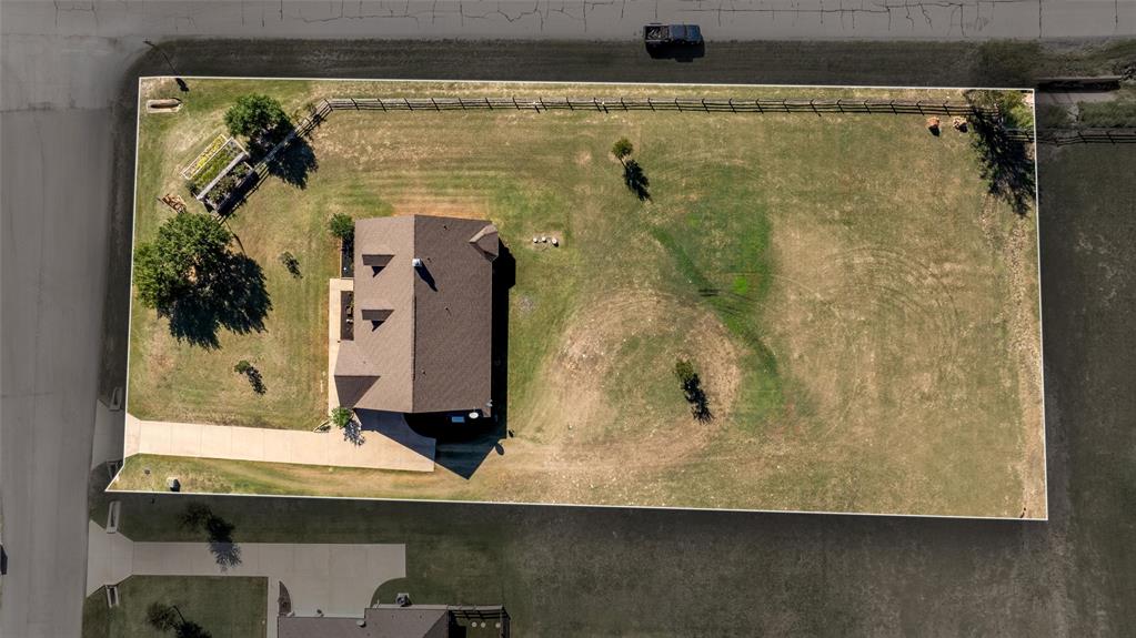 109 Highland Hills Boulevard Decatur, TX 76234 - Photo 32 of 36 a view of bathroom
