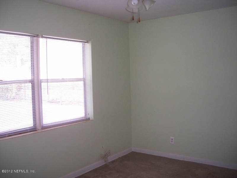 4258 Rapallo Road Jacksonville, FL 32244 - Photo 7 of 14 100_8777 (800x600)