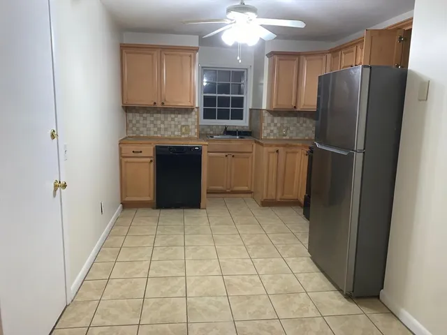 $2,000 | 85 Ford Street, Unit E, Methuen, MA 01844