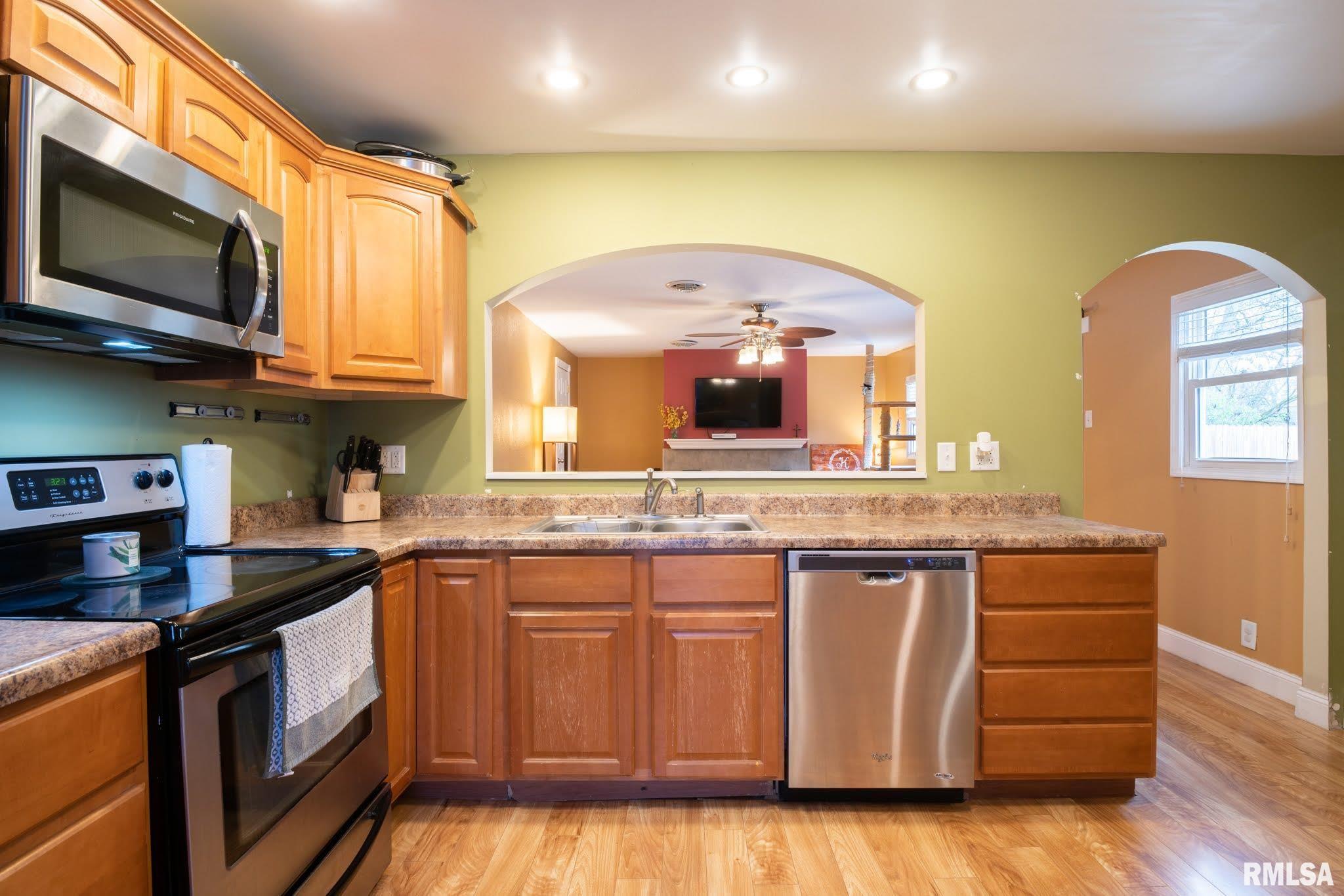 302 Joliet Road Marquette Heights, IL 61554 - Photo 16 of 44 Gallery Image 16