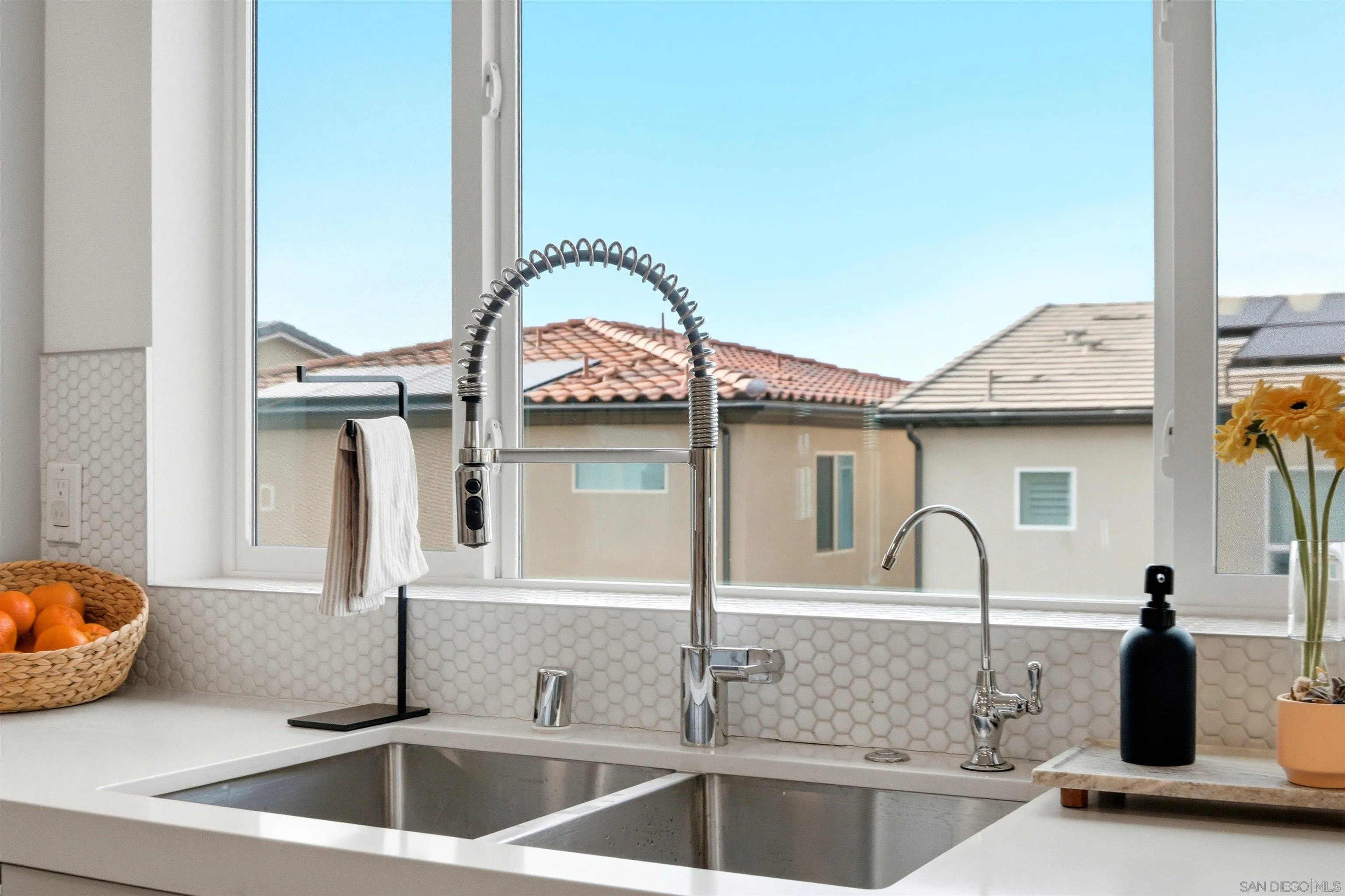 15632 Rennyson Way San Diego, CA 92129 - Photo 8 of 46