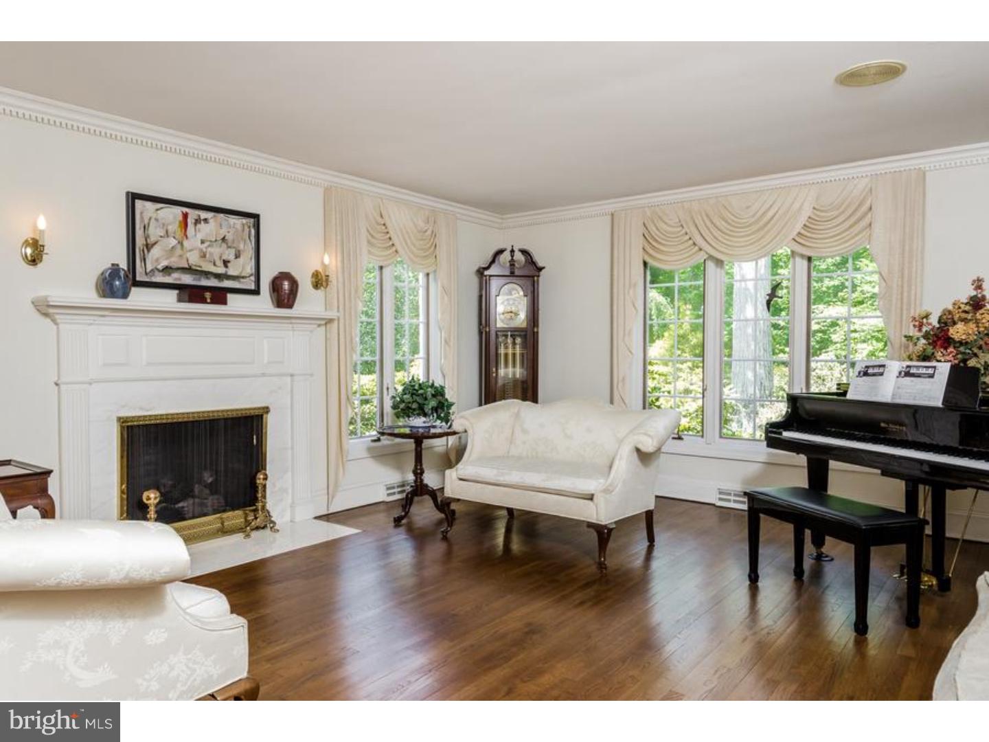 4497 Province Line Road Princeton, NJ 08540 - Photo 3 of 25 Living Room