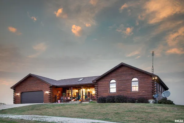 $1,900,000 | 1066 County Road 1150 North, Henry, IL 61537
