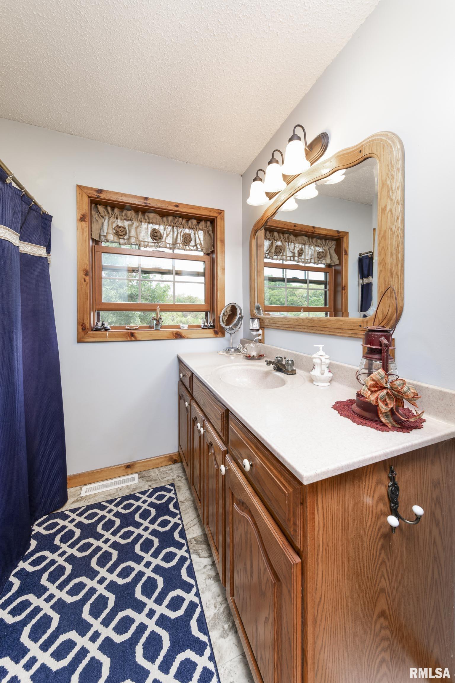 1066 County Road 1150 North Henry, IL 61537 - Photo 18 of 84