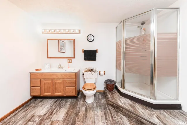 $2,100,000 | 1066 County Road 1150 North, Henry, IL 61537