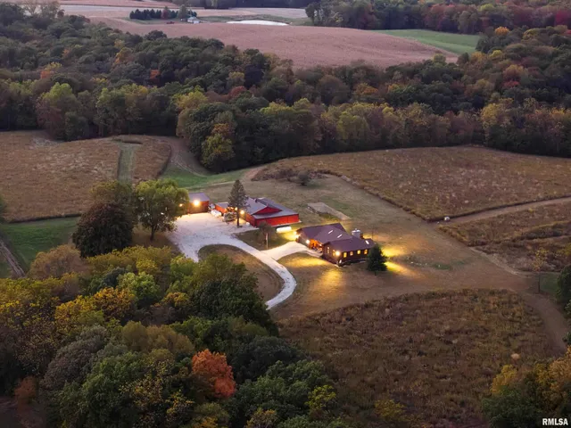 $2,100,000 | 1066 County Road 1150 North, Henry, IL 61537