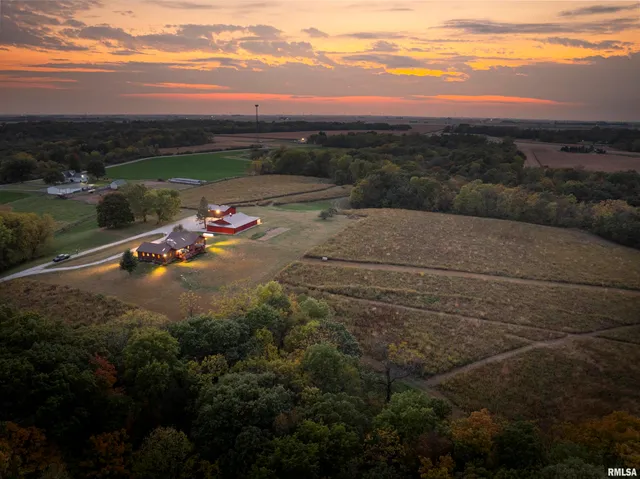 $2,100,000 | 1066 County Road 1150 North, Henry, IL 61537