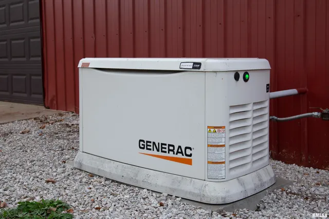 $2,100,000 | 1066 County Road 1150 North, Henry, IL 61537