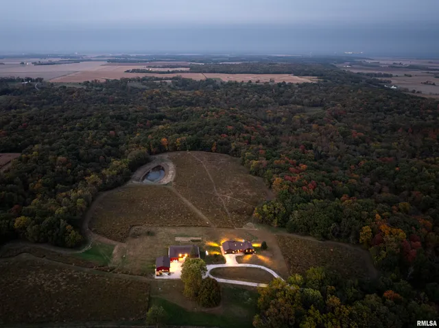 $2,100,000 | 1066 County Road 1150 North, Henry, IL 61537