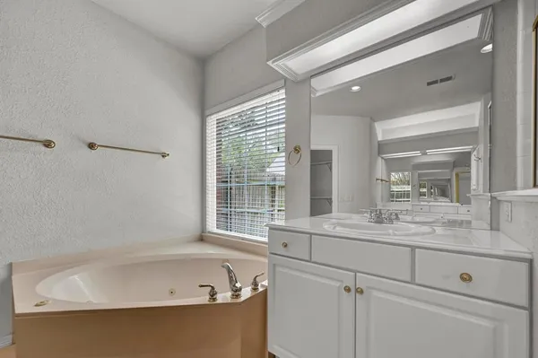 $7,250 | 306 Canyon Lake Drive, Southlake, TX 76092
