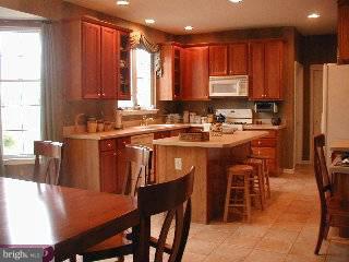 30 Wendover Road East Windsor, NJ 08520 - Photo 2 of 6