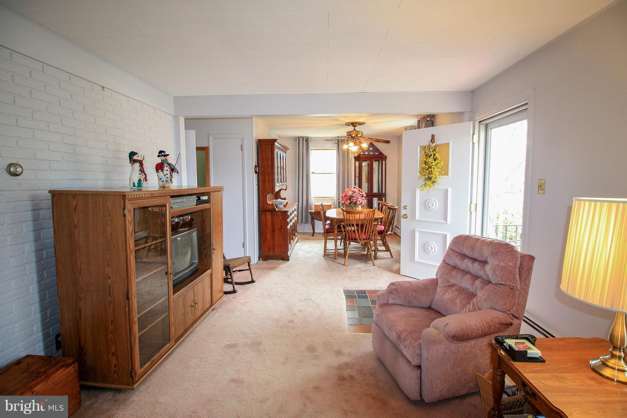 3125 Cornwall Road Baltimore, MD 21222 - Photo 5 of 30 Living Room