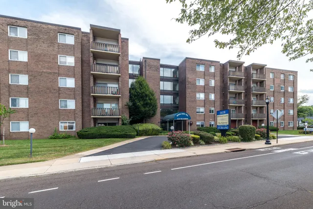 $180,000 | 1610 The Fairway, Unit 304W, Rydal, PA 19046