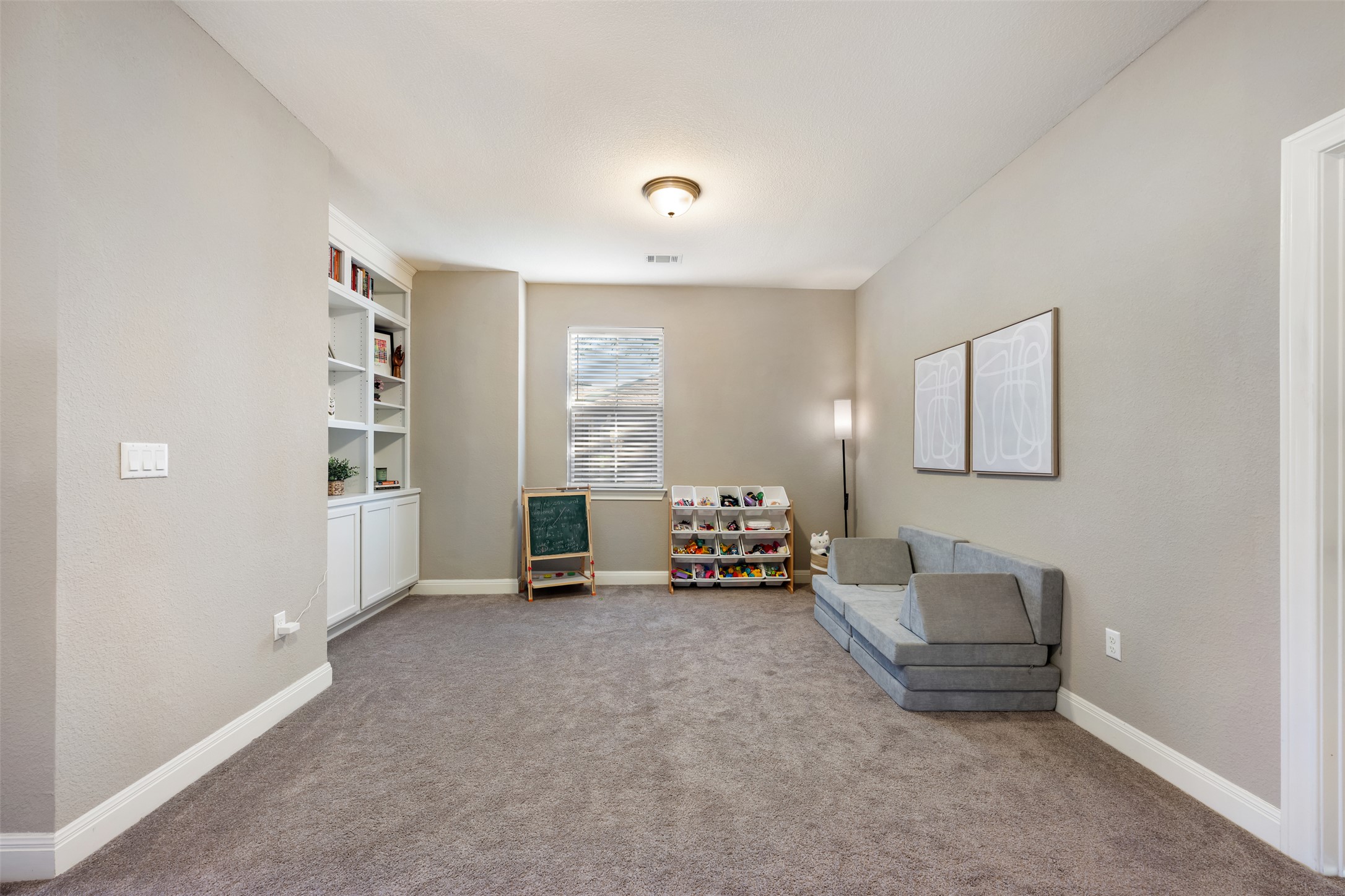 2505 Hopsack Mills Road Austin, TX 78748 - Photo 23 of 40 Upstairs loft area is a great bonus space that could also easily be converted to a 4th bedroom.