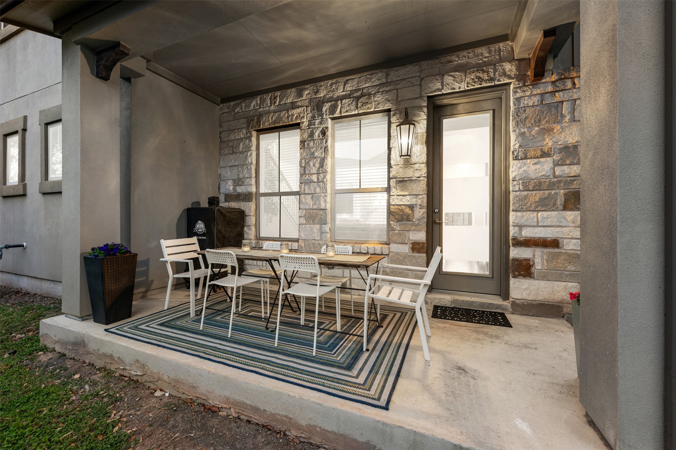 2505 Hopsack Mills Road Austin, TX 78748 - Photo 32 of 40 Very nice covered patio - the prefect spot to relax and entertain!