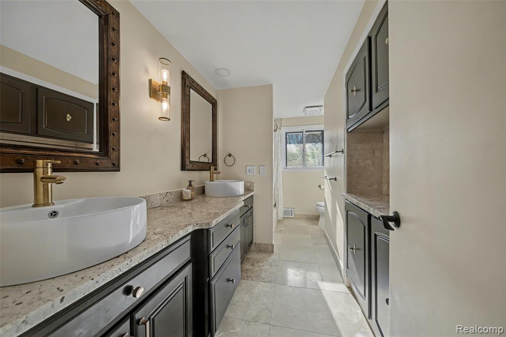 6940 Wing Lake Road Bloomfield Hills, MI 48301 - Photo 26 of 36 Gallery Image 26