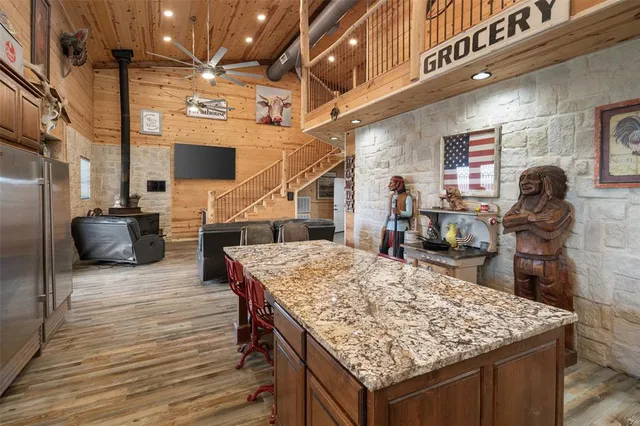 $885,000 | 1050 County Road 5025, Leonard, TX 75452