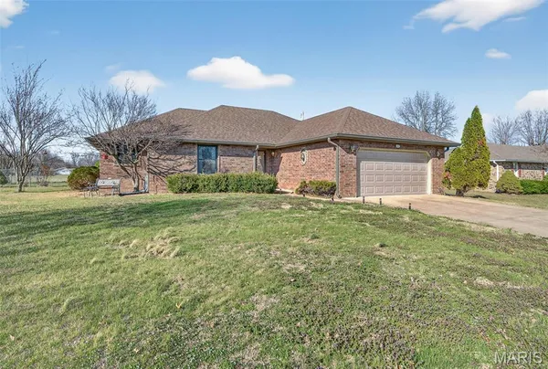 $279,900 | 301 Plane View, Lebanon, MO 65536