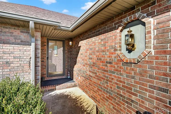 $279,900 | 301 Plane View, Lebanon, MO 65536