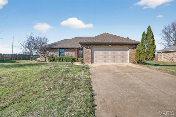 $279,900 | 301 Plane View, Lebanon, MO 65536