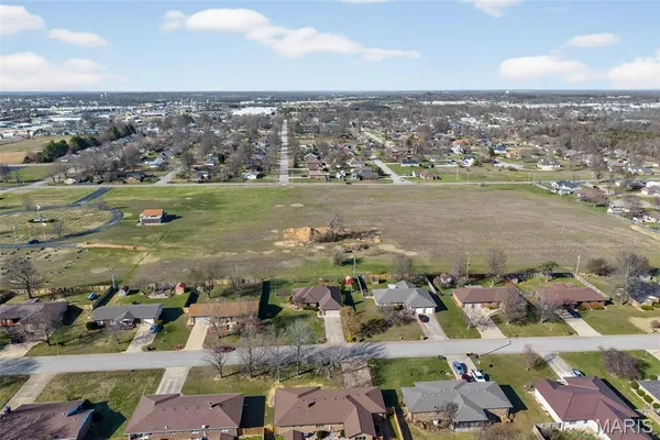 $279,900 | 301 Plane View, Lebanon, MO 65536