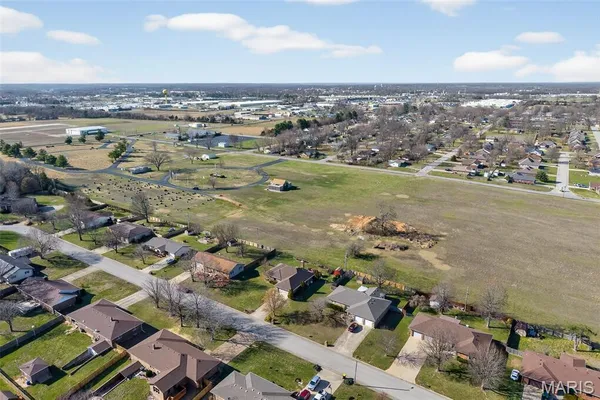 $279,900 | 301 Plane View, Lebanon, MO 65536