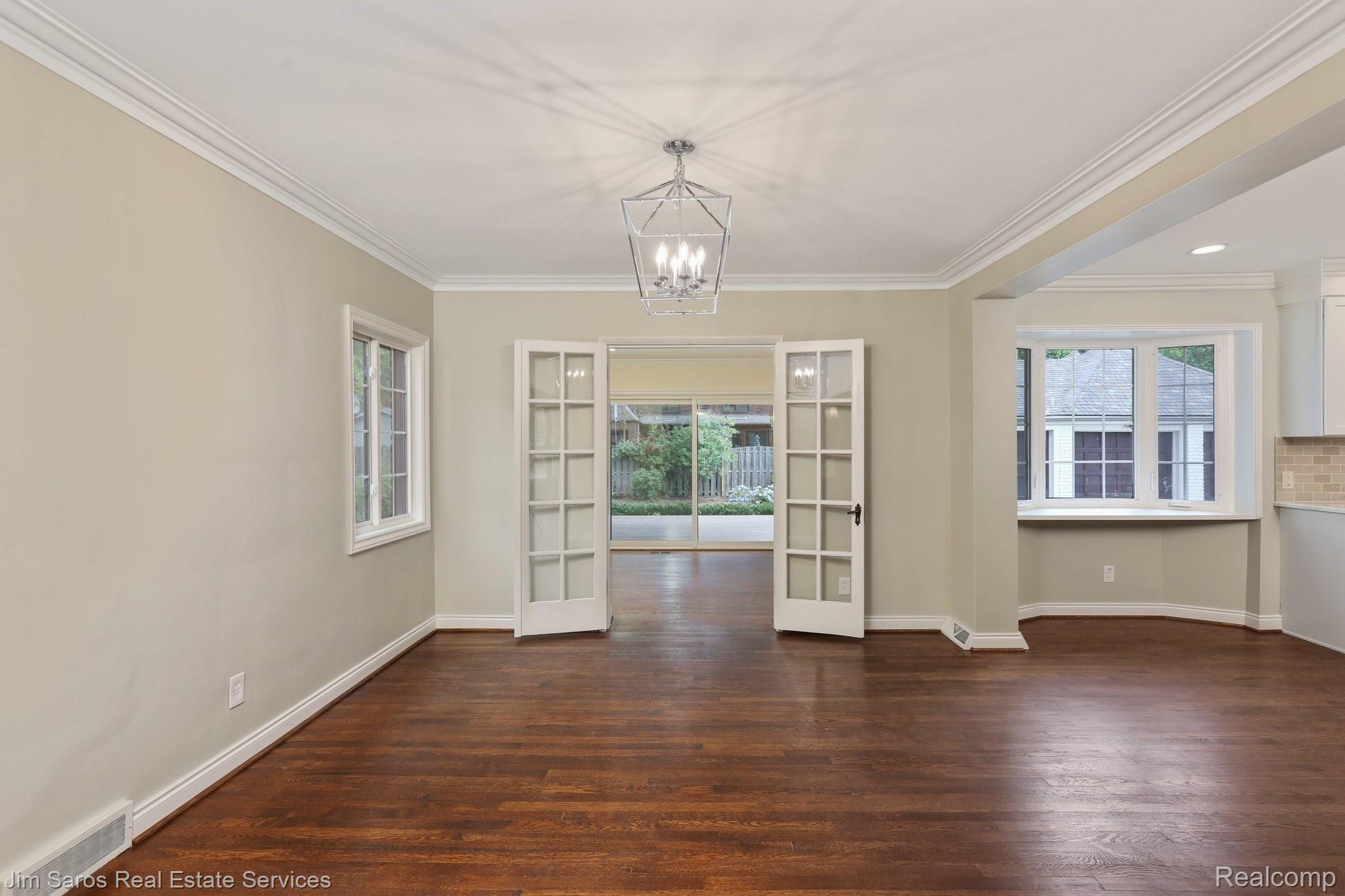 748 Pemberton Road Grosse Pointe, MI 48230 - Photo 12 of 37 14-web-or-mls-748 Pemberton Road- 09.jpg