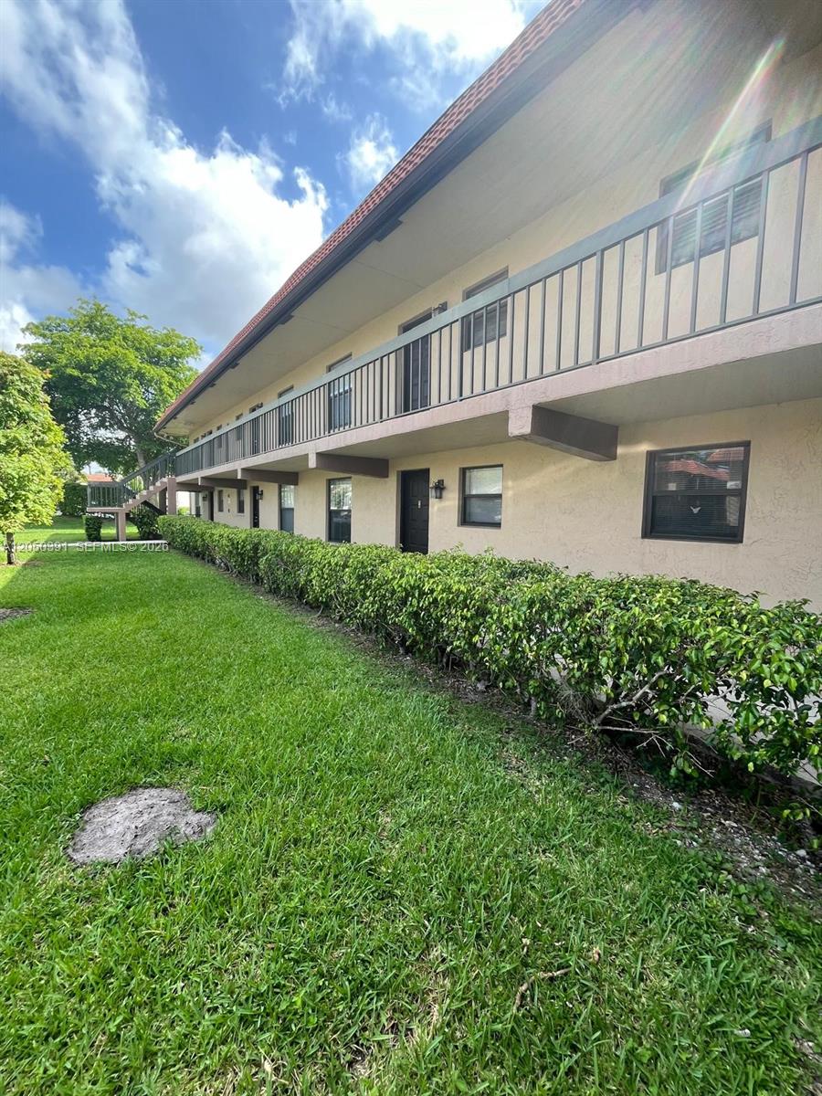 21906 Lake Forest Circle, Unit 103 Boca Raton, FL 33433 - Photo 17 of 22
