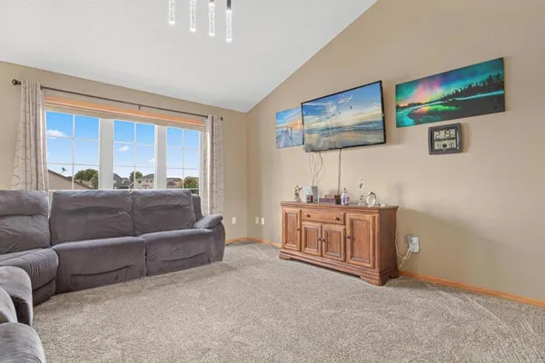 $489,900 | 8649 Independence Drive, Chisago City, MN 55013