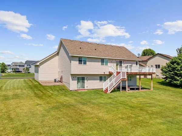 $489,900 | 8649 Independence Drive, Chisago City, MN 55013
