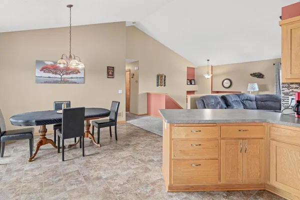 $489,900 | 8649 Independence Drive, Chisago City, MN 55013