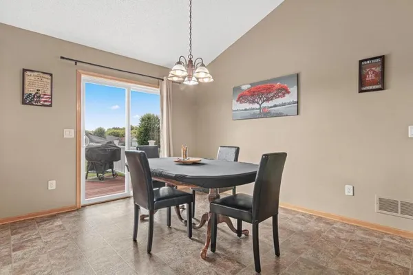 $489,900 | 8649 Independence Drive, Chisago City, MN 55013