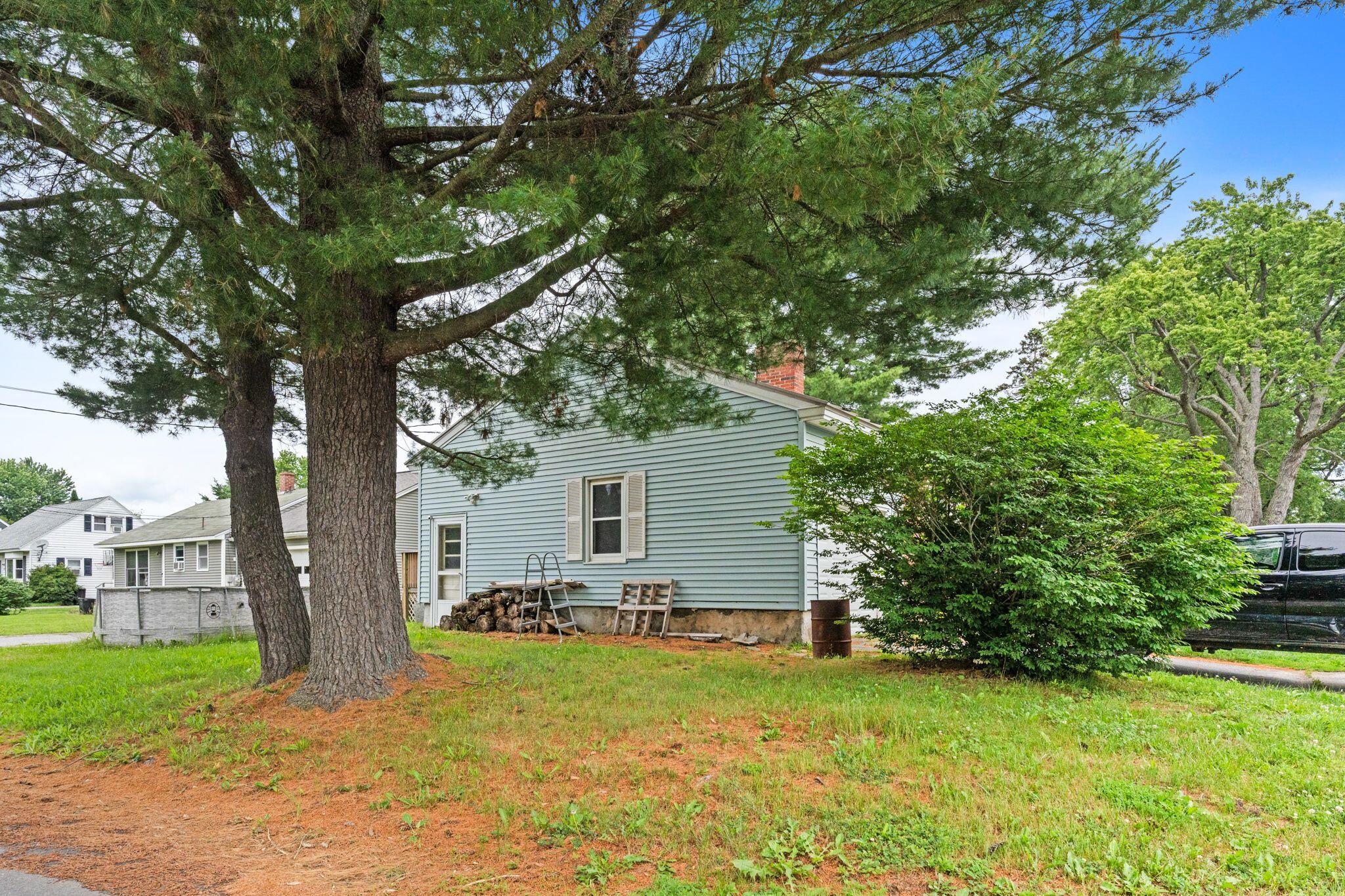 24 Cottage Street Fairfield, ME 04937 - Photo 3 of 29 IMG_8206