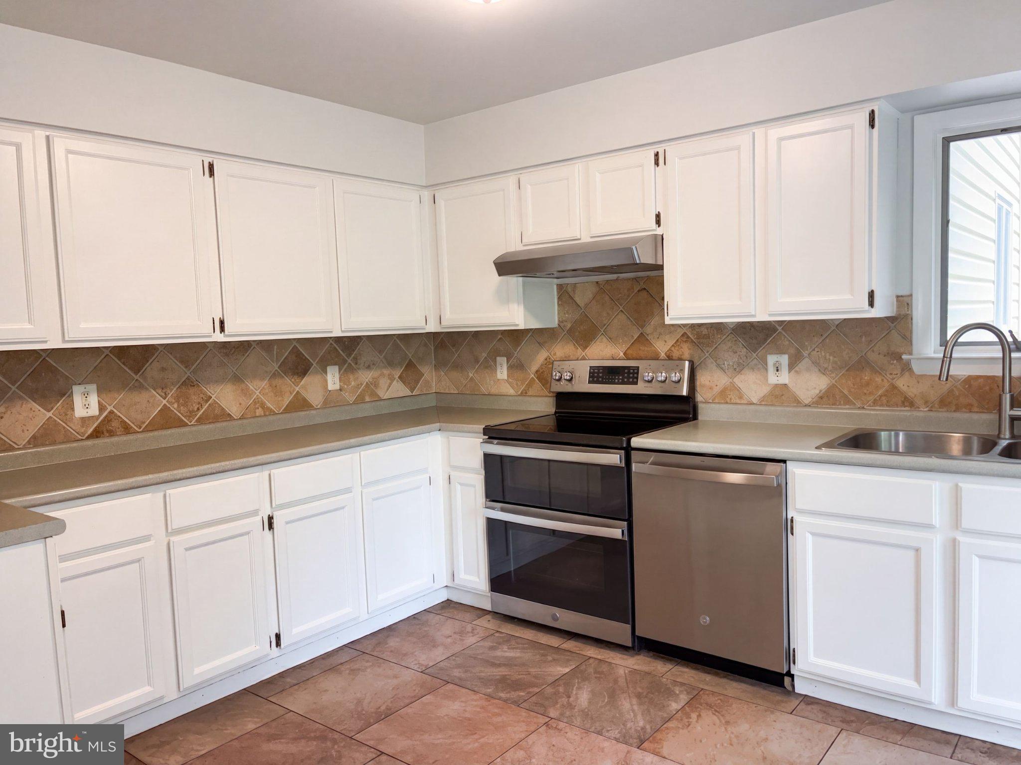 542 Jonathan Road Linden, VA 22642 - Photo 3 of 34 Gallery Image 3