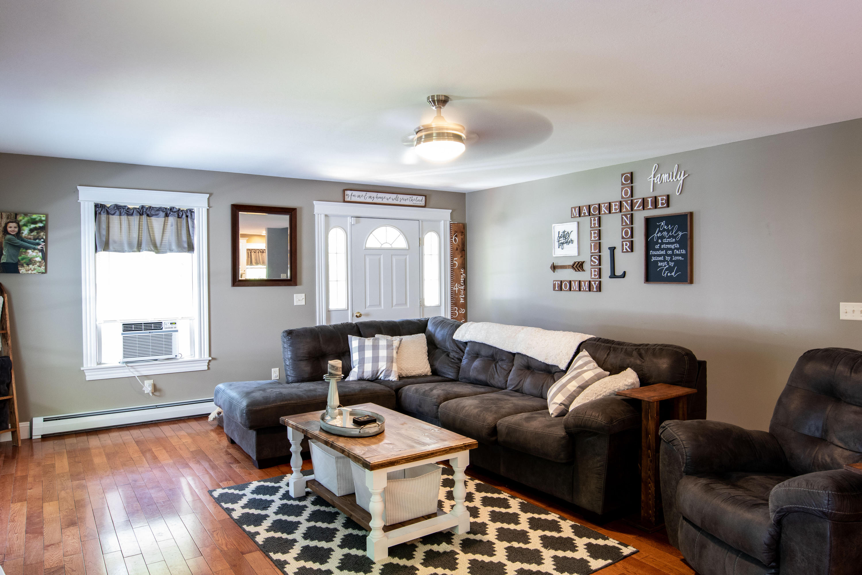 32 Infiniti Way Auburn, ME 04210 - Photo 5 of 36 05. LivingRoom2