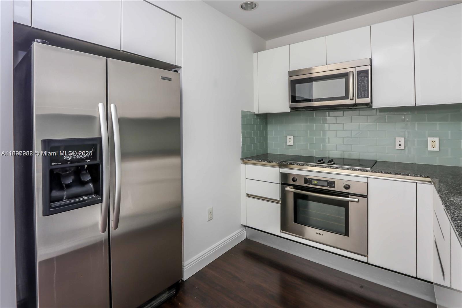 1050 Brickell Avenue, Unit 414 Miami, FL 33131 - Photo 9 of 42