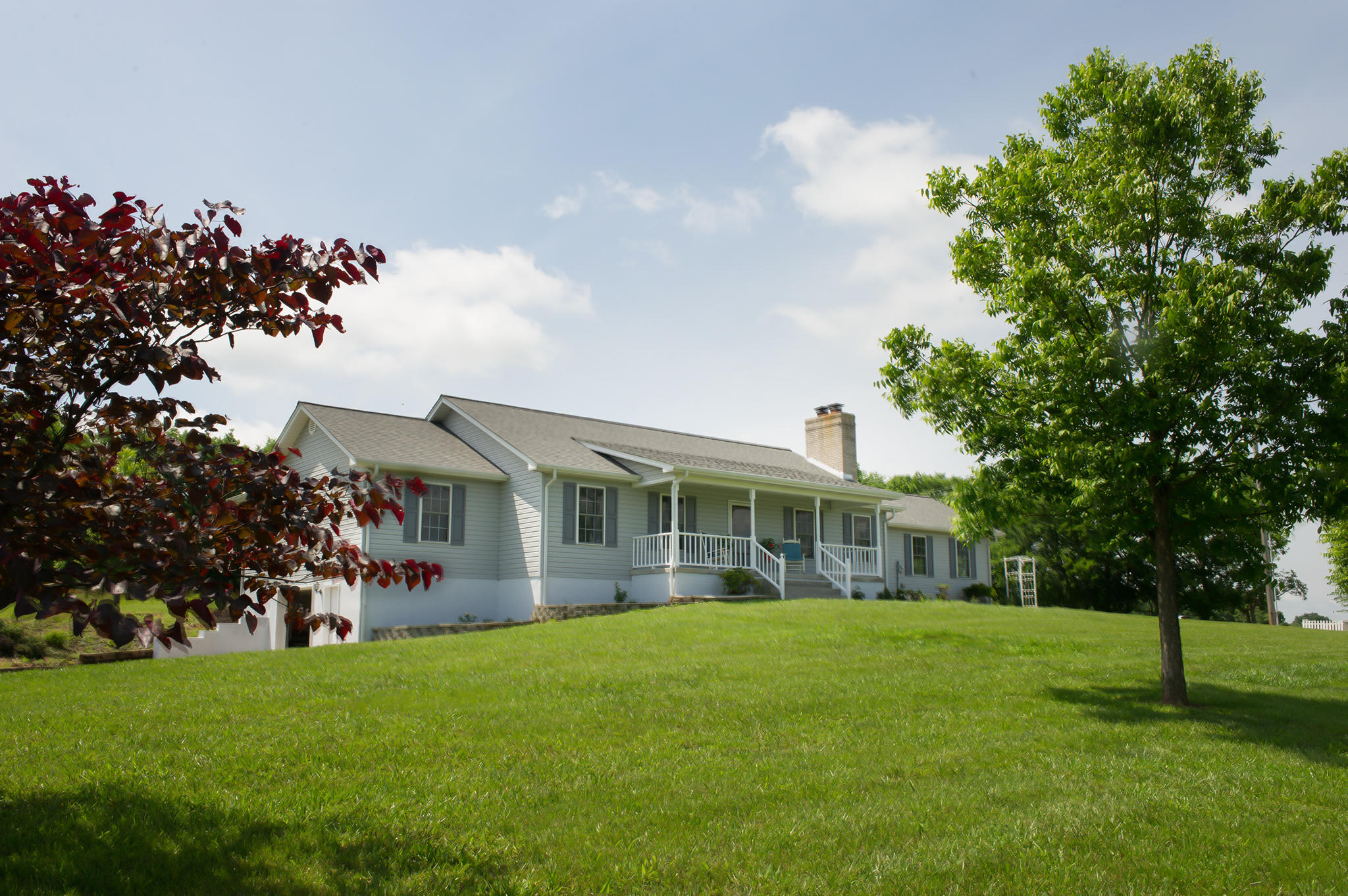Welcome home to 5261 Pryor Road