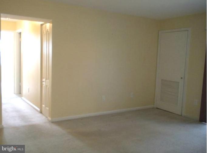 8348 Montgomery Run Road, Unit F Ellicott City, MD 21043 - Photo 12 of 20 Living Room