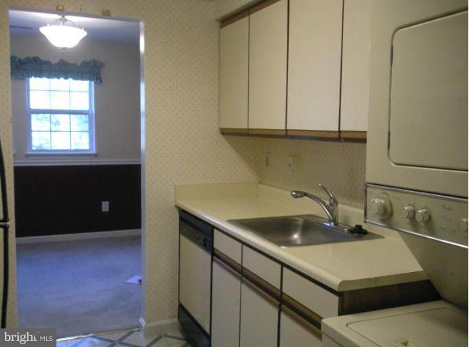 8348 Montgomery Run Road, Unit F Ellicott City, MD 21043 - Photo 15 of 20 Kitchen