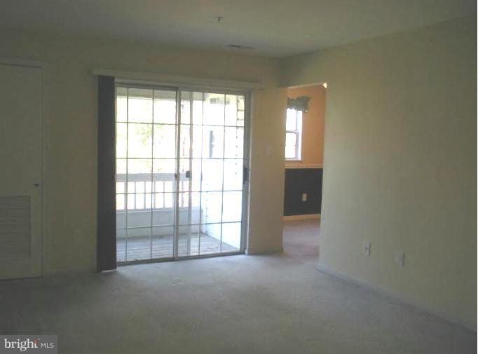 8348 Montgomery Run Road, Unit F Ellicott City, MD 21043 - Photo 17 of 20 Living Room