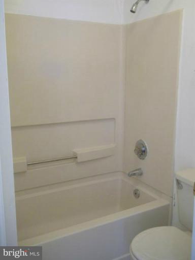 8348 Montgomery Run Road, Unit F Ellicott City, MD 21043 - Photo 19 of 20 Bath (Master)