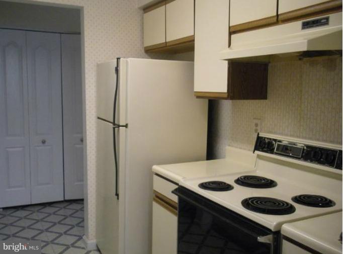 8348 Montgomery Run Road, Unit F Ellicott City, MD 21043 - Photo 20 of 20 Kitchen