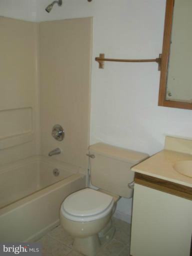 8348 Montgomery Run Road, Unit F Ellicott City, MD 21043 - Photo 3 of 20 Bath