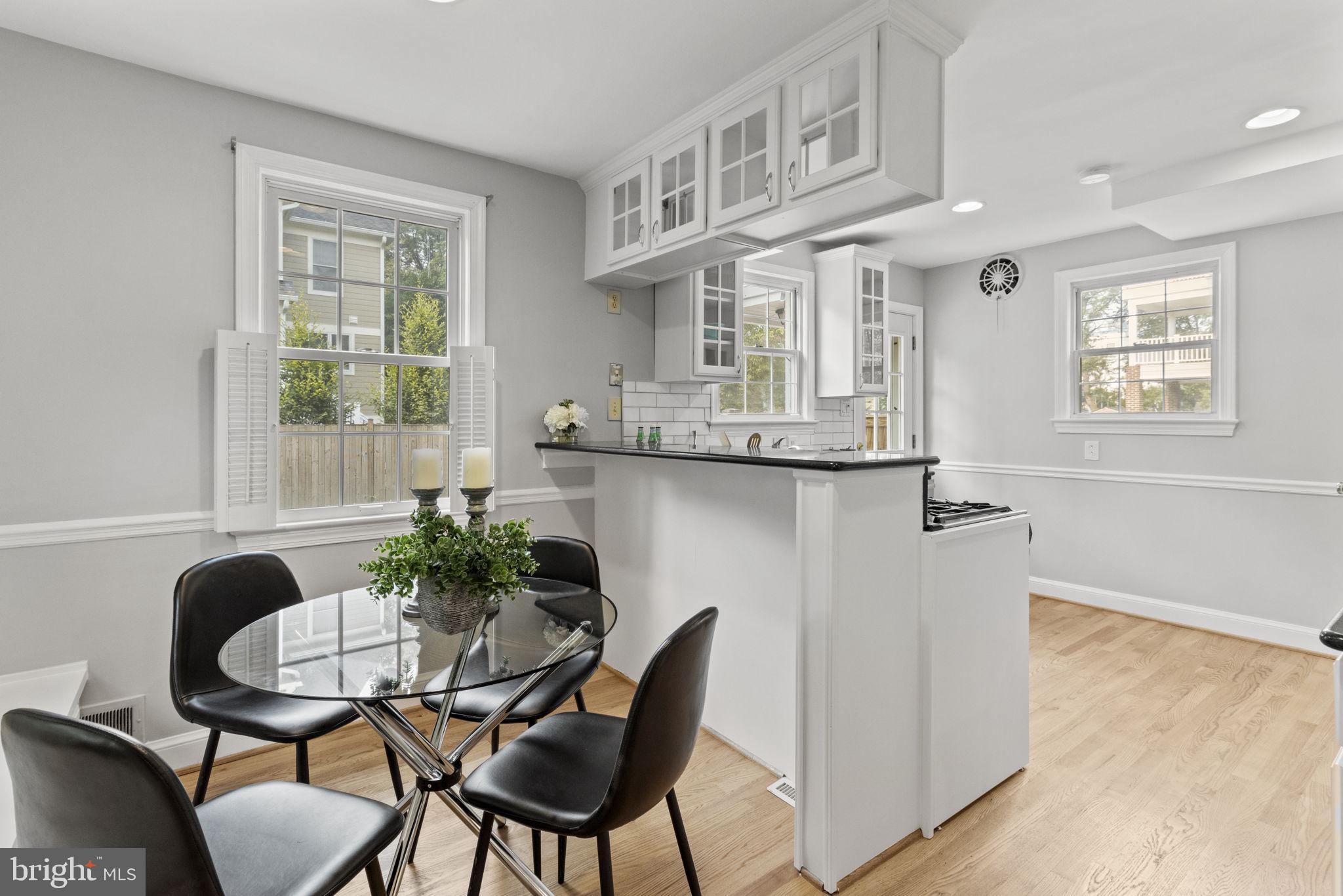 4534 Rosedale Avenue Bethesda, MD 20814 - Photo 8 of 34 Gallery Image 8