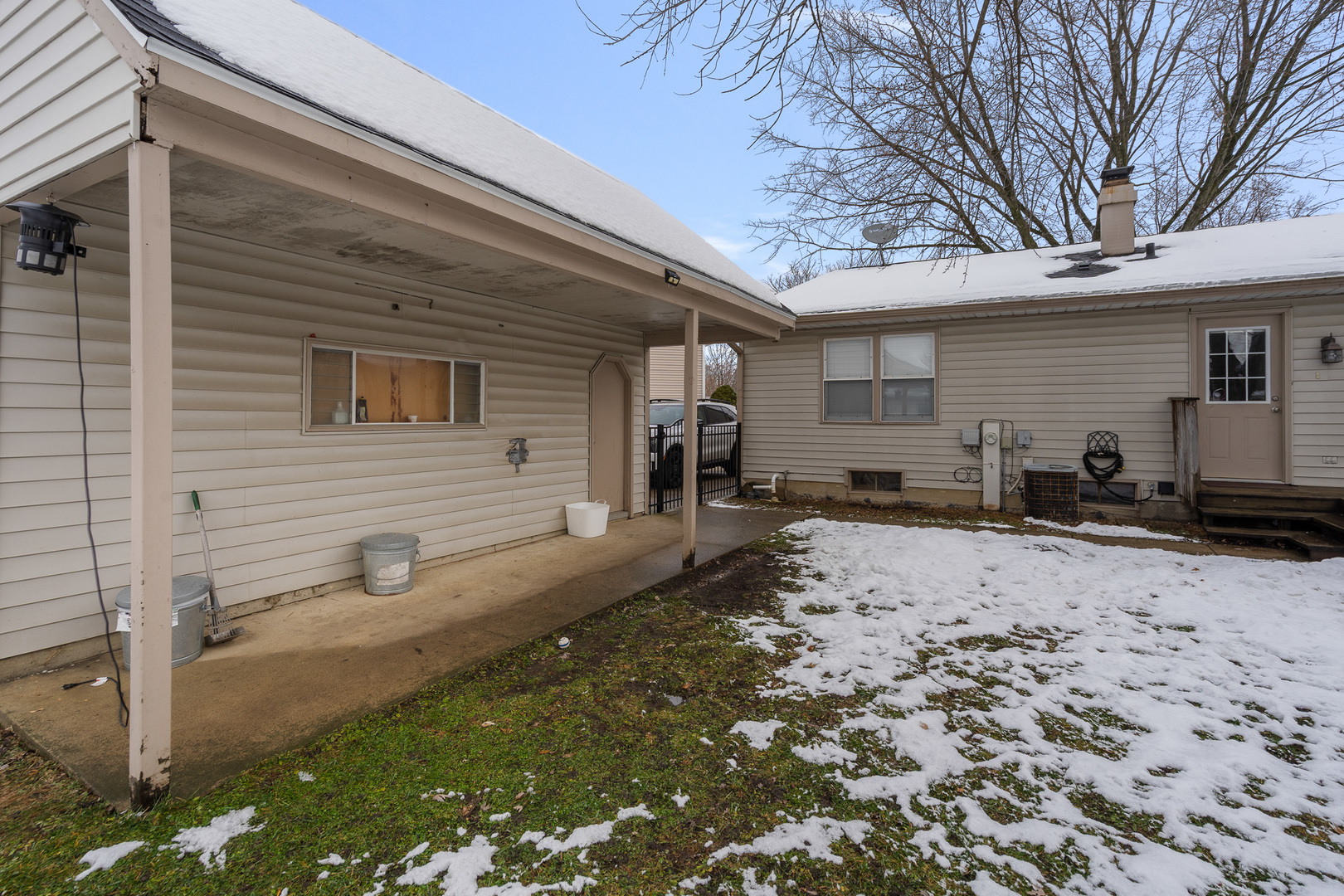 224 Kedvale Court Bolingbrook, IL 60440 - Photo 29 of 40 a view of a backyard of a house