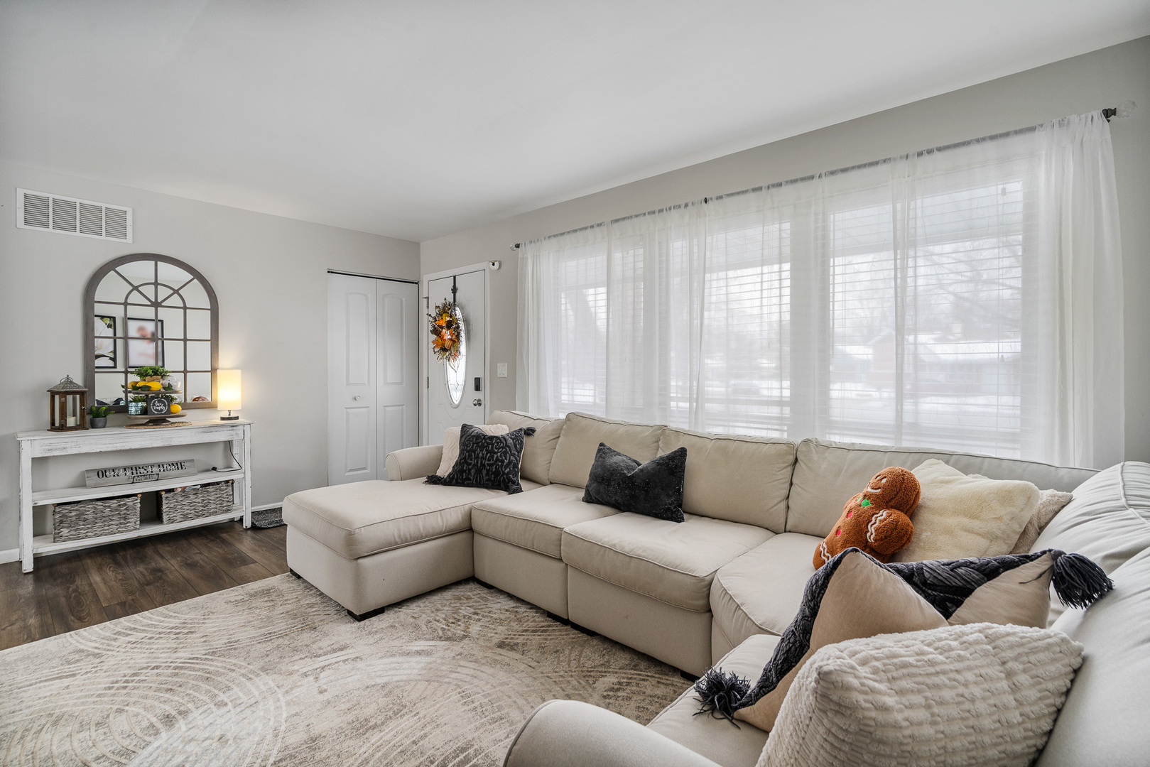 224 Kedvale Court Bolingbrook, IL 60440 - Photo 3 of 40 a living room with furniture and a large window