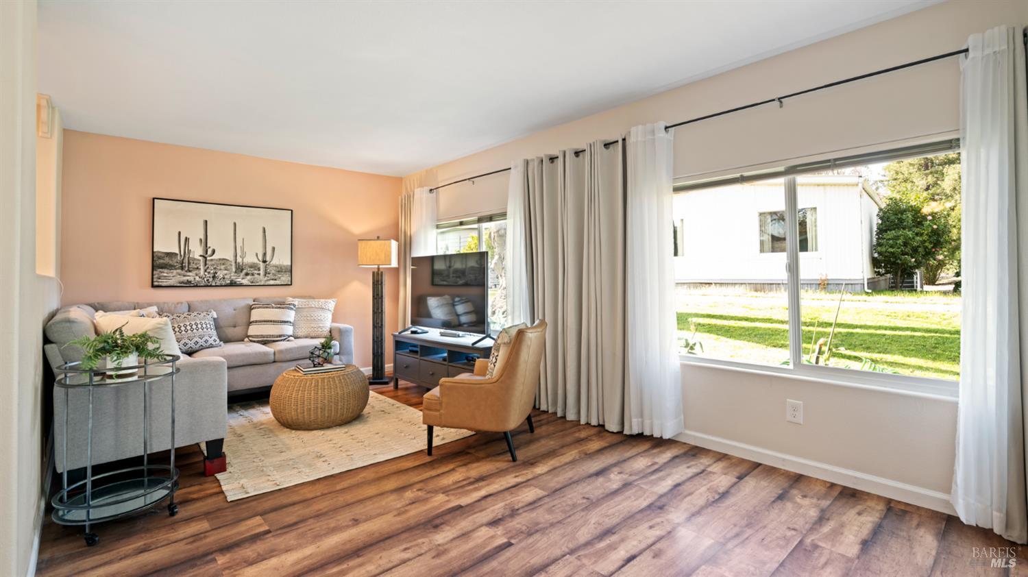 123 Ensenada Drive Novato, CA 94949 - Photo 4 of 42