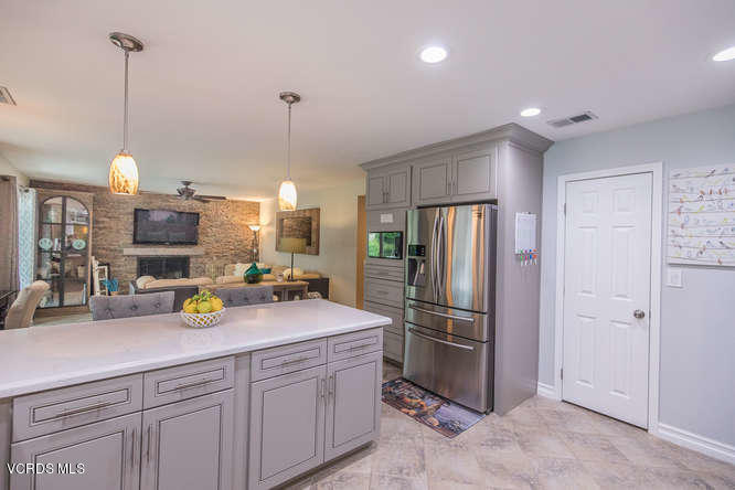 538 Valley Gate Road Simi Valley, CA 93065 - Photo 12 of 52 538 Valley Gate Rd Simi Valley-small-021