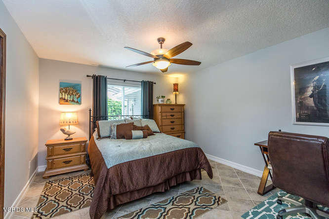 538 Valley Gate Road Simi Valley, CA 93065 - Photo 15 of 52 538 Valley Gate Rd Simi Valley-small-025